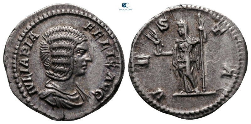 Julia Domna. Augusta AD 193-217. Rome
Denarius AR

20 mm, 3,30 g

IVLIA PIA...