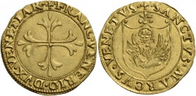 Francesco Venier doge LXXXI, 1554-1556. Scudo, AV 3,38 g. + FRANC VENERIO DVX VENETIAR’ Croce ornata e fiorata. Rv. + SANCTVS MARCVS VENETVS Leone in ...