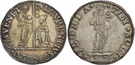 Lorenzo Priuli doge LXXXII, 1556-1559. Mocenigo o lira, AR 6,51 g. LAVRENTIVS PRIOL S M VENET S. Marco nimbato, stante a s., porge il vessillo al doge...