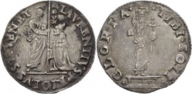 Lorenzo Priuli doge LXXXII, 1556-1559. Mocenigo o lira, AR 6,40 g. LAVRENTIVS PRIOL S M VENET S. Marco nimbato, stante a s., porge il vessillo al doge...