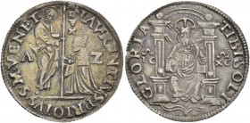 Lorenzo Priuli doge LXXXII, 1556-1559. Marcello o mezza lira, AR 3,22 g. LAVRENTIVS PRIOLVS S M VENET S. Marco nimbato, stante a s., porge il vessillo...