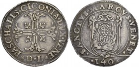 Pasquale Cicogna doge LXXXVIII, 1585-1595. Scudo della croce, AR 31,52 g. PASCHALIS CICONIA DVX VENE Croce ornata e fogliata, accantonata da quattro f...