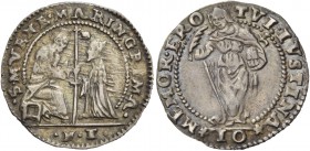 Marino Grimani doge LXXXIX, 1595-1605. Sedicesimo di scudo da 10 soldi, AR 2,24 g. S M VENE MARIN GRIMA S. Marco nimbato, seduto in trono a s., porge ...