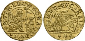 Leonardo Donà doge XC, 1606-1612. Mezzo ducato, AV 1,06 g. S M VEN LEON DONAT – DVX S. Marco nimbato, seduto in trono a s., porge il vessillo al doge ...