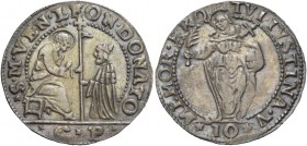 Leonardo Donà doge XC, 1606-1612. Sedicesimo di scudo da 10 soldi, AR 2,24 g. S M VEN LEON DONATO S. Marco nimbato, seduto a s., porge il vessillo al ...