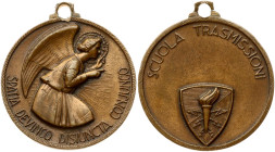 Italy Medal (20th Century) SCUOLA TRASMISSIONI. 'CONNECT DIFFERENT SPACES CONNECT' TRANSMISSION SCHOOL. Bronze. Weight approx: 8.64 g. Diameter: 31x28...