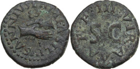 Augustus (27 BC - 14 AD). AE Quadrans, 9 BC. Obv. Clasped hands holding caduceus. Rev. Large SC surrounded by legend. RIC I (2nd ed.) 420. AE. 3.10 g....