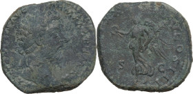 Marcus Aurelius (161-180). AE Sestertius, 166-167. Obv. Laureate head right. Rev. Victory advancing left, holding wreath and palm. RIC III 948. AE. 23...