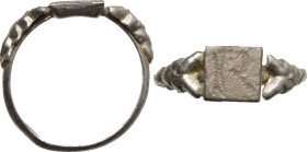 Silver child ring with R engraved on bezel. Medieval, XVI-XVII century. 17 mm.