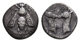 IONIA. Ephesos (Circa 390-325 BC). AR Diobol.
Obv: Bee, Ε-Φ
Rev: Two stag's head facing one another; ΕΦ above.
SNG Kayhan 208-42; SNG Copenhagen 24...