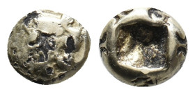 KINGS OF LYDIA. Sardes. Alyattes (Circa 610-560 BC). EL Fourrée 1/12 Stater-Hemihekte.
Obv: Head of roaring lion right, with star on forehead.
Rev: ...