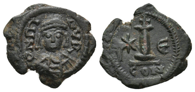 Maurice Tiberius, 582-602 AD. AE, Decanummium. Constantinople.
Obv: D N TIB[ER]...