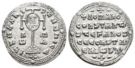 CONSTANTINE VII PORPHYROGENITUS with ROMANUS I, STEPHEN and CONSTANTINE, 913-959 AD. AR, Miliaresion. Constantinople.
Obv: IҺSЧS XRISTЧS ҺICA / R-ω –...