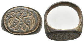ANCIENT BYZANTINE BRONZE RING (9TH-14TH CENTURY AD.)
Condition : See picture. No return.
Weight : 10.37 g