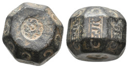 ANCIENT ISLAMIC BRONZE COMMERCİAL WEIGHTS (15TH-19TH AD)
Condition : See picture. No return
Weight : 20.82 g
Diameter: 16.80 mm