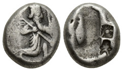 Persia, Achaemenid Empire, Time of Xerxes II – Artaxerxes II (c.420-375 BC), Silver Siglos, (15mm, 5.5 g) Persian King right, in kneeling-running posi...