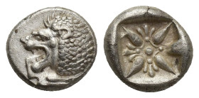 IONIA, Miletos. Late 6th-early 5th century BC. AR Diobol (8mm, 1.2 g). Forepart of lion right, head left / Stellate design within incuse square.