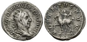 Trajan Decius; 249-251 AD, Rome, Antoninianus, (22mm, 3.6 g) Obv: IMP C M Q TRAIANVS DECIVS AVG Bust radiate, draped, cuirassed r. Rx: ADVENTVS AVG Em...