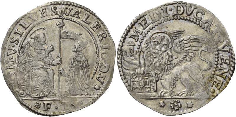 Silvestro Valier doge CIX, 1694-1700. Mezzo ducato, AR 11,20 g. S M V SILVES – V...