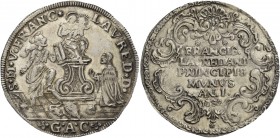 Francesco Loredan doge CXVI, 1752-1762. Osella anno I/1752, AR 9,85 g. S M V FRANC – LAVRED D S. Marco, stante a s., ai piedi di una statua della Beat...