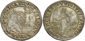 Giovanni II Corner doge CXI, 1709-1722. Ducatone da 124 soldi,  AR 27,76 g.  S M V IOAN CORNEL D   Il Leone alato, a s., volto di fronte e con la zamp...