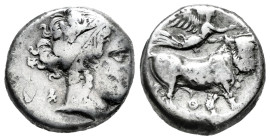 Campania. Neapolis. Didrachm. 325-241 a.C. (Sng Cop-411). Anv.: head of nymph with earrings and necklace facing right. Rev.: Bull with the face of man...