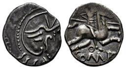 Southern Gaul. Allobroges. Quinarius. 70-61 a.C. (Depeyrot-NC I 94). (D&T-3146). Anv.: Helmeted head right. Rev.: Horseman riding right; COMA below. A...