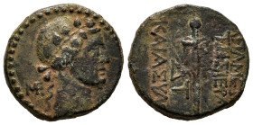 Seleucis and Pieria. Apameia. AE 20. SE 304 = 9/8 a.C. (RPC-I 4353). (Hgc-9, 1425). Anv.: Head of Dionysos right, wearing ivy wreath; monogram ME to l...