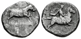 Thessaly. Larissa. Drachm. 365-356 a.C. (Sng Cop-118). (BCD-1136). Anv.: Bull running to right, (ΛAPIΣAION) above. Rev.: Thessalos, wearing a petasos,...