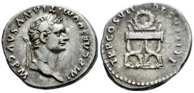 Domitian. Denarius. 82 d.C. Rome. (Ric-26). (Cohen-595). Anv.: IMP CAESAR DOMITIANVS AVG P M, Laureate head right. Rev.: TR POT COS VIII P P, curule c...