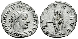 Philip I. Antoninianus. 244-247 d.C. Antioch. (Ric-IV 82 var.). (Rsc-8). Anv.: IMP M IVL PHILIPPVS AVG, radiate, draped and cuirassed bust right. Rev....