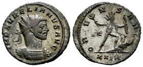 Aurelian. Antoninianus. 275 d.C. Rome. (Ric-64). Anv.: IMP AVRELIANVS AVG, radiate and cuirassed bust to right. Rev.: ORIENS AVG, radiate Sol advancin...