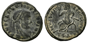 Divus Claudius II. 1/2 follis. 270 AD. Thessalonica. Struck under Constantine I. (Ric-VII 26). Anv.: DIVO CLAVDIO OPTIMO IMP, laureate and veiled head...