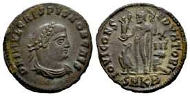 Crispus. Follis. 321-324 d.C. Cyzicus. (Ric-VII 17 (Small bust)). Anv.: D N FL IVL CRISPVS NOB CAES, laureate, draped and cuirassed bust to right. Rev...