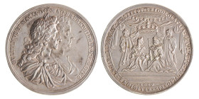 Great Britain. 1689. Coronation medal of Wiliam II and Mary.
Ar. 53,08 mm. 25,40 g. VF +.