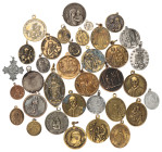 Europe. Lot (35) devotional and catholic tokens.
296,93 g. F - XF.