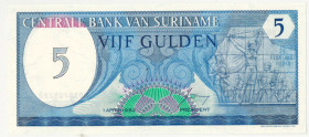 Suriname. 5 gulden . Banknote. Type 1982. - About UNC.
(Pick 125 / PL S 19.1a ). Serienummer 0030705282. - About UNC.