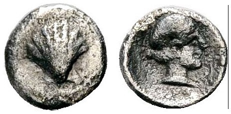 GRIECHISCHE MÜNZEN 
 KALABRIEN 
 TARENT 
 Hemiobol, 460-440 v. Chr. Muschel i...