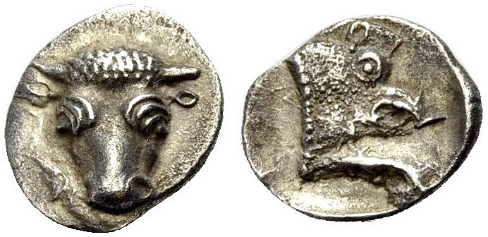 GRIECHISCHE MÜNZEN 
 PHOKIS 
 BÜNDNISPRÄGUNGEN 
 Obol, 480-460 v. Chr. Bukran...