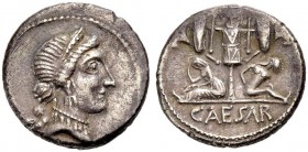 RÖMISCHE MÜNZEN 
 IMPERATORISCHE PRÄGUNGEN 
 Julius Caesar, † 44 v. Chr. 
 Denar, 46-45 v. Chr. Kopf der Venus mit Diadem n.r., dahinter Cupido. Rv...