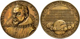 MEDAILLEN 
 MEDAILLEURE 
 GOETZ, KARL, * 1875 Augsburg, † 1950, München 
 Bronzemedaille 1930 auf den 300. Todestag des Astronomen Johannes Kepler....