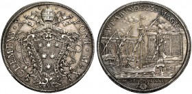 Roma. Piastra 1672, AR 31,89 g. CLEMENS X – PONT MAX Stemma sormontato da triregno e chiavi decussate, con cordoni e fiocchi, e accostato da festoni d...