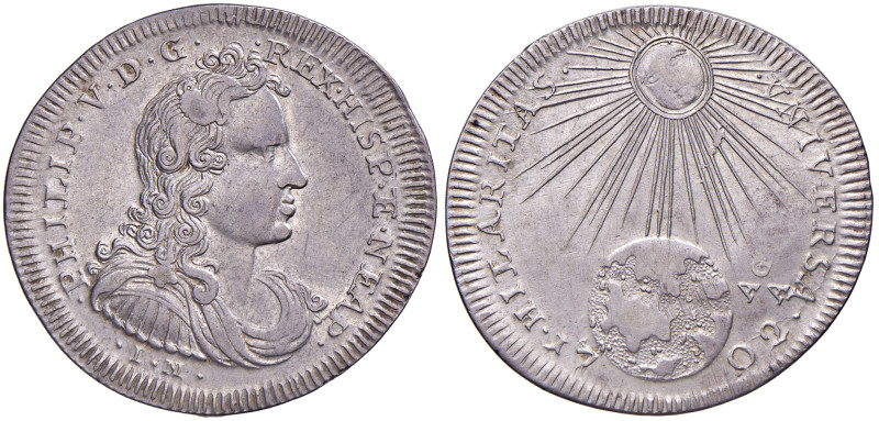 NAPOLI. Filippo V di Borbone (1700-1707). Mezzo ducato 1702. AG (g 10,87). MIR 3...