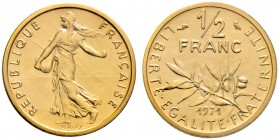 Frankreich-Königreich. Fünfte Republik seit 1958. 1/2 Francs - Dickabschlag (PIEDFORT) in GOLD 1971. Nach dem Modell von L.O. Roty. Säerin. Mit glatte...