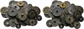 Ca. 130 Stücke: CHINA. Cashmünzen diverser Herrscher und Prägeperioden.
 interessantes Konvolut für den Spezialisten, zumeist sehr schön