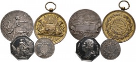 4 Stücke: FRANKREICH. Jetonartige Silbermedaille 1762 auf den Bürgermeister von Rennes - M. Hevin (29,5 mm, 8,43 g); Oktogonale, jetonartige Silbermed...