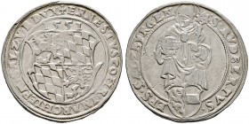 Salzburg, Erzbistum. Ernst von Bayern 1540-1554. 1/2 Guldiner 1551. Quadrierter Wappenschild Pfalz-Bayern, darüber Jahreszahl / Hl. Rupert mit Krumm­s...