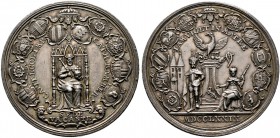 Bamberg, Bistum. Sedisvakanz 1779. Silbermedaille 1779 von J.L. Oexlein. Kaiser Heinrich II. auf gotischem Thron, umgeben von einem Wappenkranz der ze...