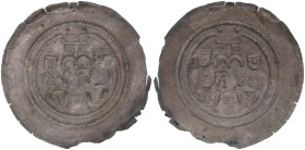 Elgerus III. 1191-1219
Hohnstein. Brakteat. auf 2 Bogen stehende Türmchen mit gemeinsamen Dach, darunter auf Bank sitzendes Dynastenpaar mit Lilienzep...