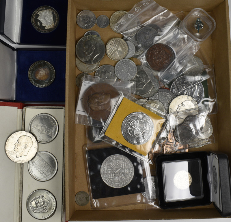 Alle Welt: Kleine Nachlass-Partie von Münzen und Medaillen alle Welt, u. a. 2 x ...